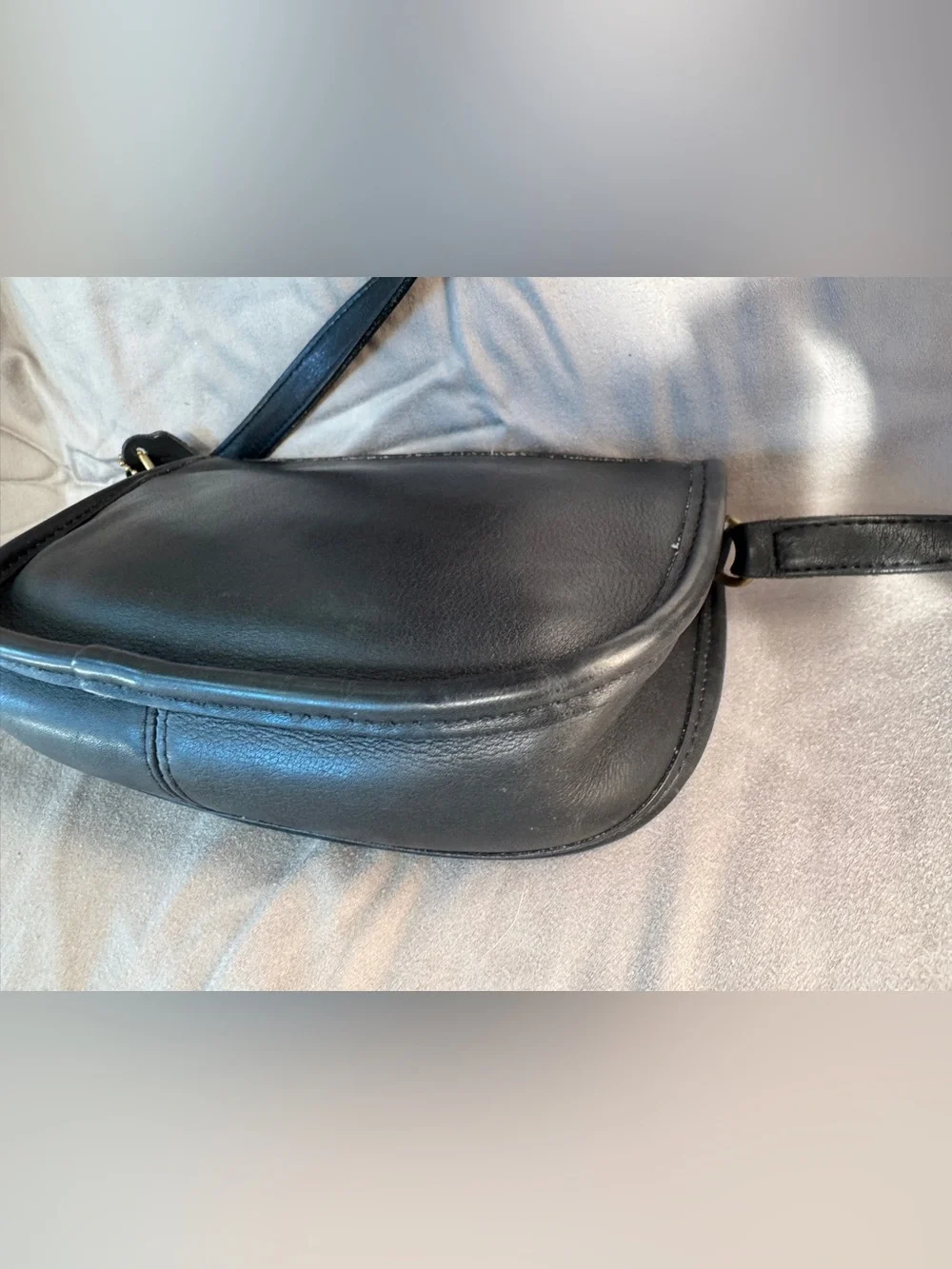 Coach vintage Wendie 9031 Black Leather Crossbody with Gold-Tone Buckle